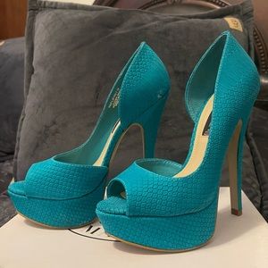 Steve Madden turquoise stilettos size 7 worn once